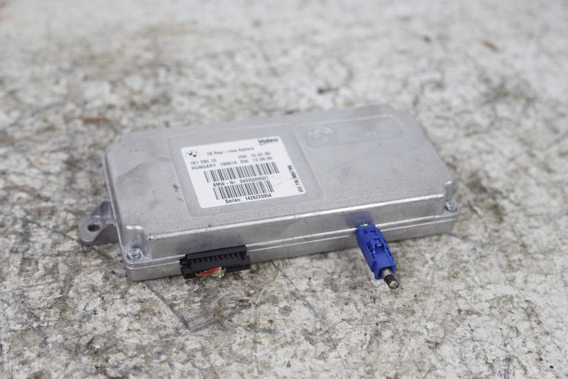 10-19 BMW 328i 330i 335i 528i 535i 550i 740i 750i M3 M4 - REARVIEW CAMERA MODULE