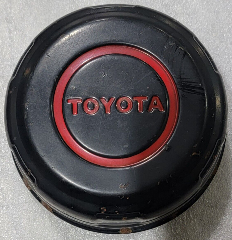 1979-1983 Toyota 4x4 69192 rear center cap