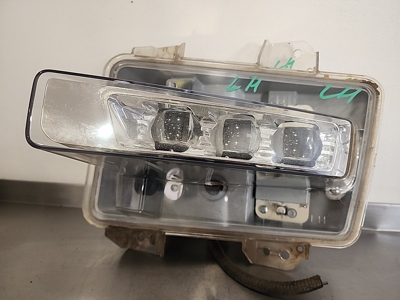 2015 - 2017 OEM Ford Expedition Front Left Lower Driver Side Fog Light DRL LED