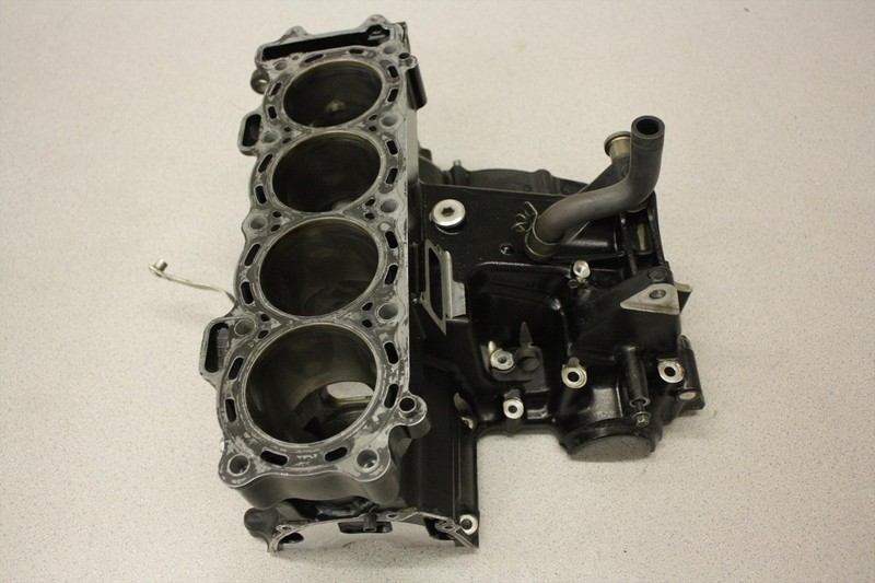 2006 KAWASAKI NINJA ZX10R ENGINE MOTOR BLOCK CRANK CASING HALF #2 ZX1000 ZX-10R