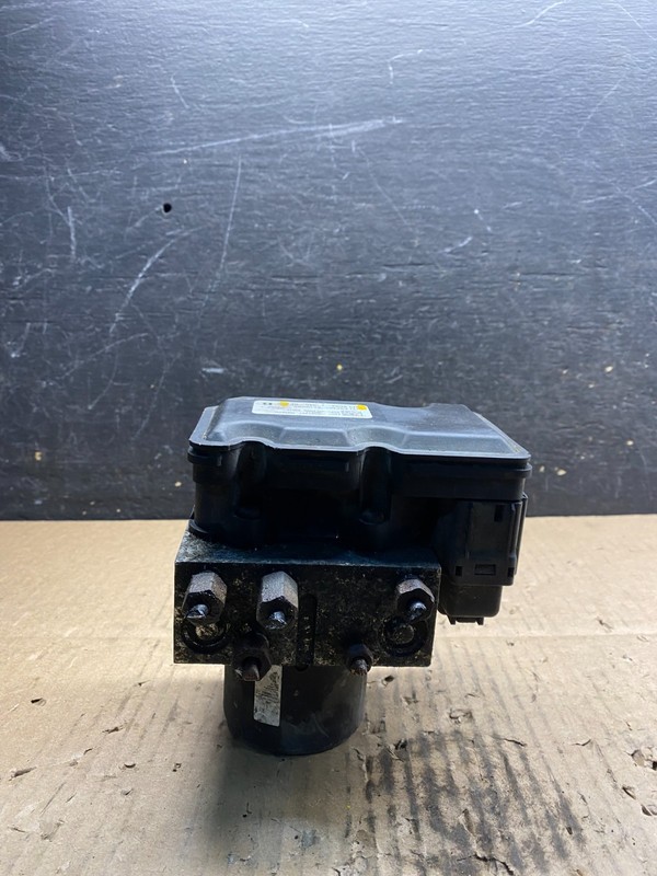 2008 Ford E150 Van ABS Anti-Lock Brake Control Module EHCU 8C24-2C346-BF U8909