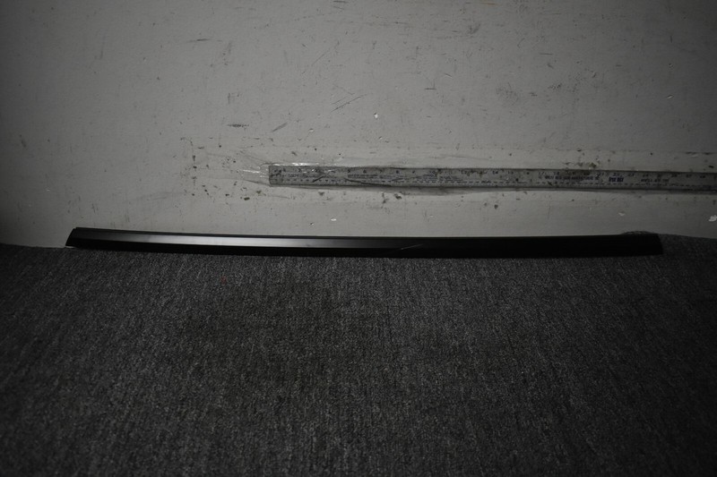 TESLA MODEL Y WINDOW TRIM FACTORY OEM