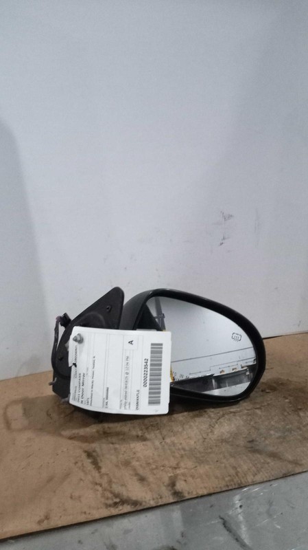 2011 Jeep Compass Right Door Mirror Assembly White OEM Used 104K Miles