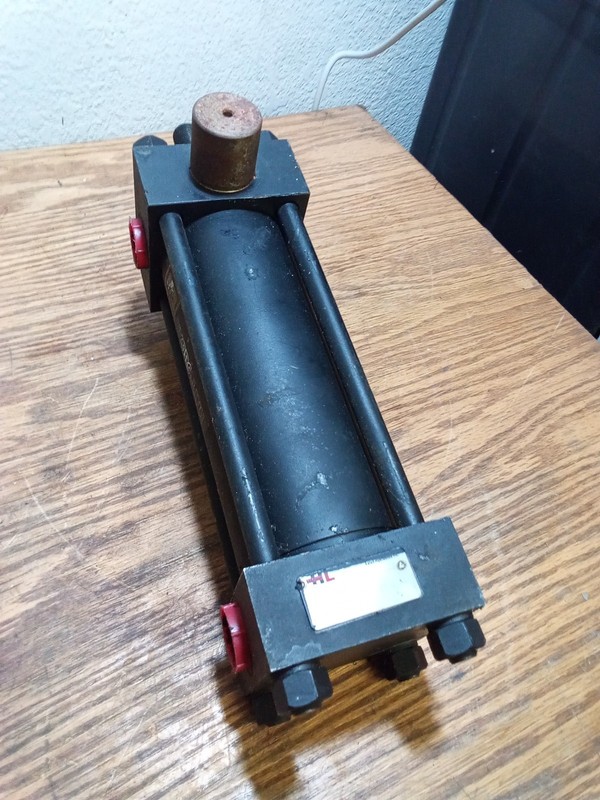 Eaton Hydro-Line N54 2.5x6 Cylinder