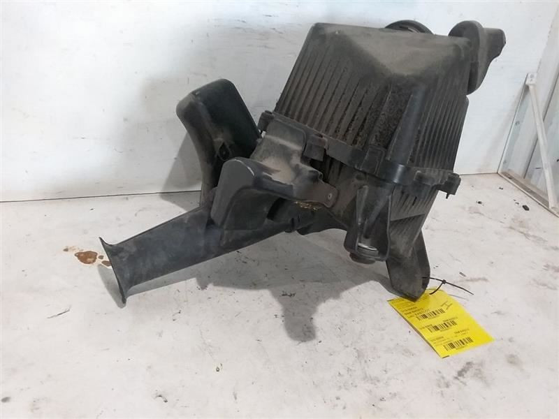 2009-2011 Chevy Traverse Air Cleaner Intake Box Assembly 25947086