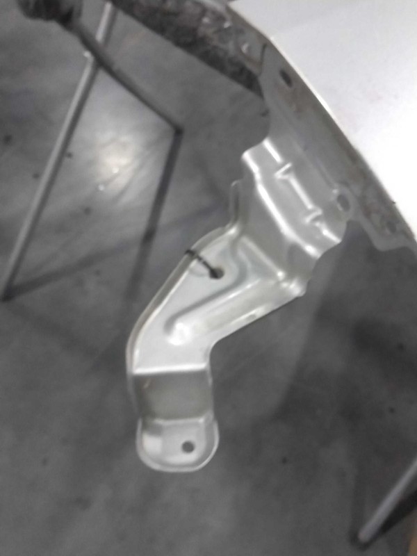 2010 Nissan Frontier Front Right Fender Silver 549391 Used 187K Miles