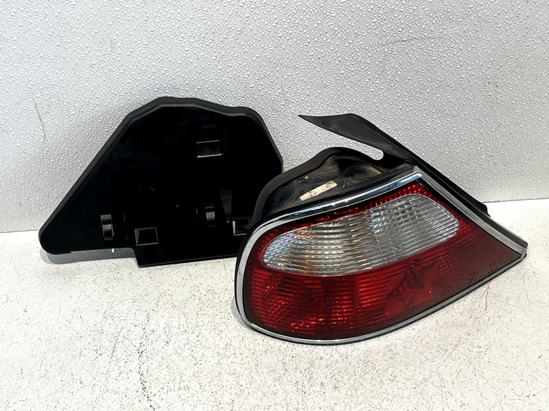 98-03 Jaguar XJ8 VDP Rear Left Driver Taillight Tail Light Lamp OEM
