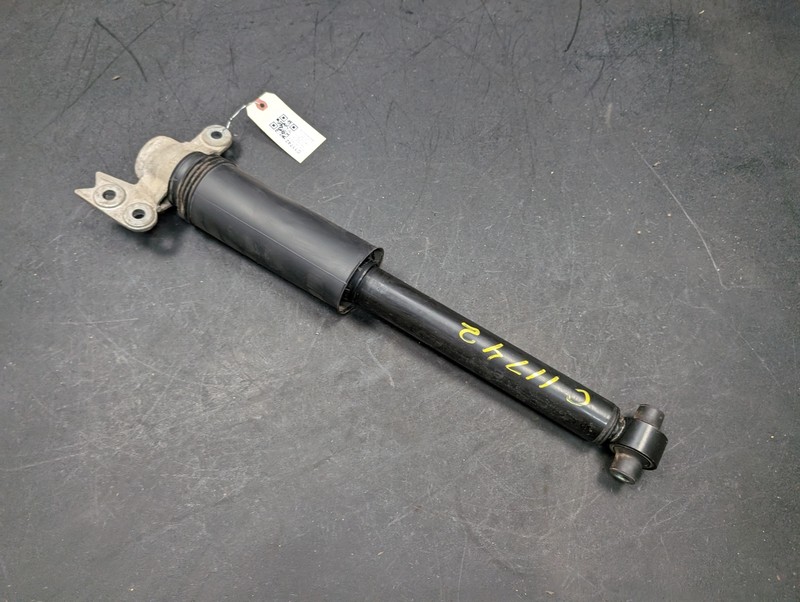 Rear Right Shock Absorber 2019 Chevrolet Equinox 84361756 2018 2020 2021 - 2024