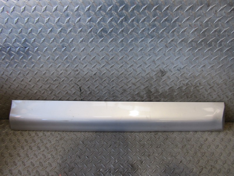 01 FORD EXPLORER LEFT DRIVER FRONT DOOR MODLING 4.0L 6CYL