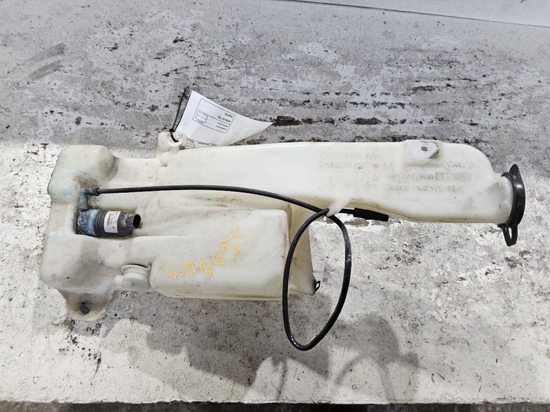 Wash Reservoir With Low Level Indicator Fits 99-05 SIERRA 1500 PICKUP 3405184
