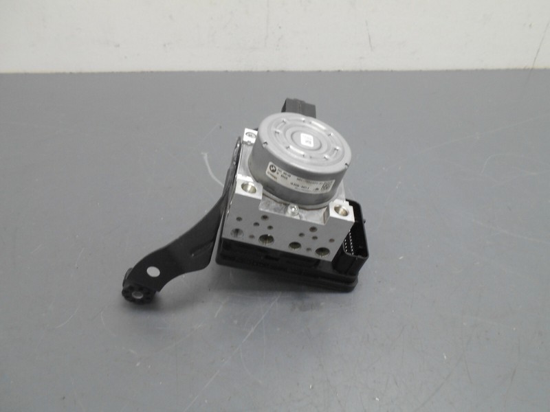 2015 14 16 17 18 BMW M3 F80 ABS DSC Brake Pump Module #6304 J4