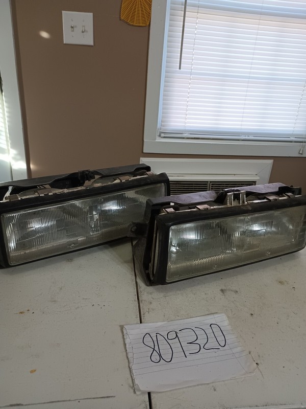 88-91 BUICK SKYLARK HEADLIGHTS 16504657,16504658 ,54517712 , 54517711 Lucas