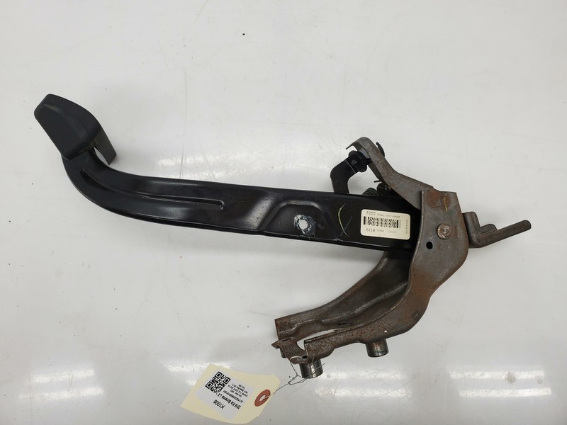 Brake Pedal 2016 Kia Sorento 32800-C6110 2017 2018 2019 2020