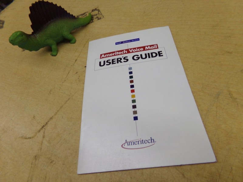 Ameritech SBS-083 "Ameritech VoiceMail User's Guide" Book *Free Shipping*