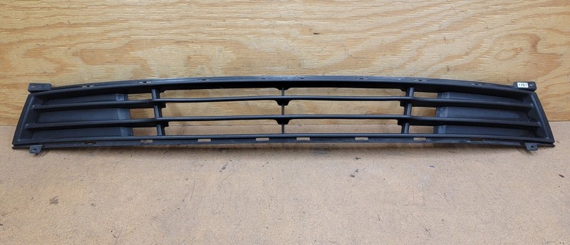 2007 - 2010 Hyundai Elantra Center Lower Bumper Grille OEM*