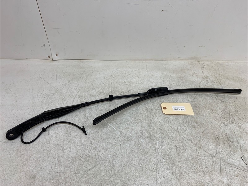 20-22 Tesla Model Y MY Front Driver Side Wiper Arm Blade 1490246-00-B 23040 U18