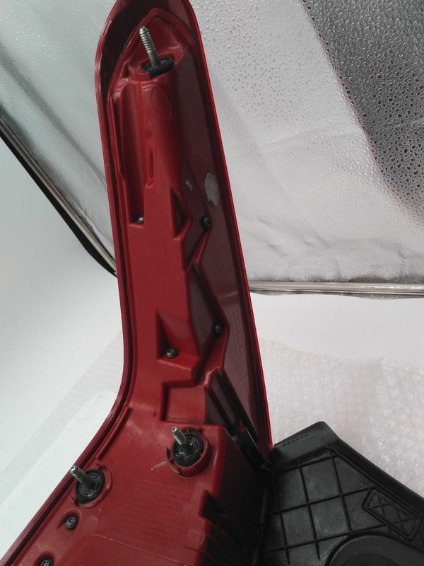 2017 Cadillac XT5 Right Tail Light Assembly Black SCRATCH 82K Miles OEM