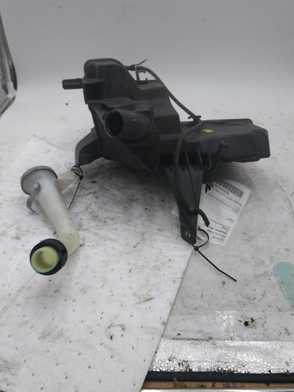 2015 Nissan Altima Washer Fluid Reservoir OEM Grey 2.5L - Cap Strap Broken