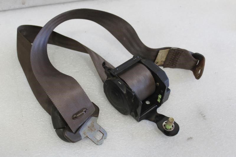 1991 1992 1993 1994 TOYOTA LAND CRUISER RIGHT REAR SEAT BELT 3RD ROW FD40 BEIGE