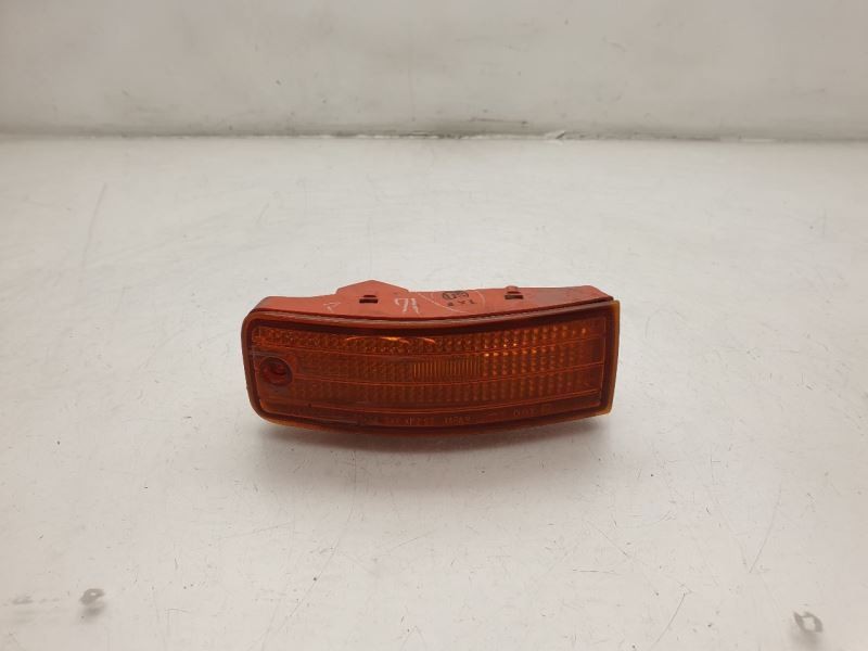 Passenger Corner/Park Light Park Lamp-turn Signal Fits 95-97 LEXUS LS400