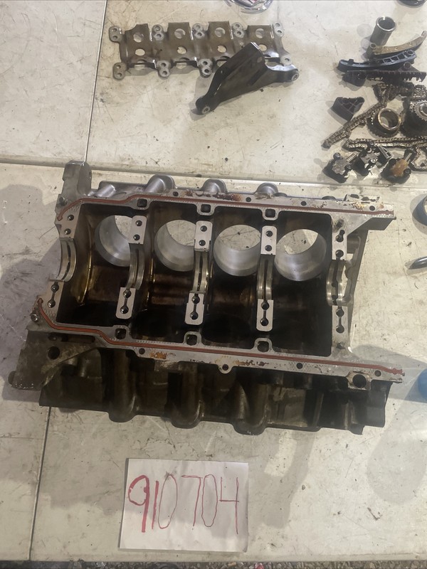 06 - 11 Cadillac DTS LUCERNE 4.6L NORTHSTARENGINE Block 12581060
