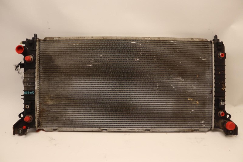 2014-2016 CHEVY SILVERADO 1500 5.3L ENGINE COOLING RADIATOR OEM