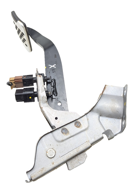 2006-2007 Infiniti G35 Coupe AT Brake Pedal OEM