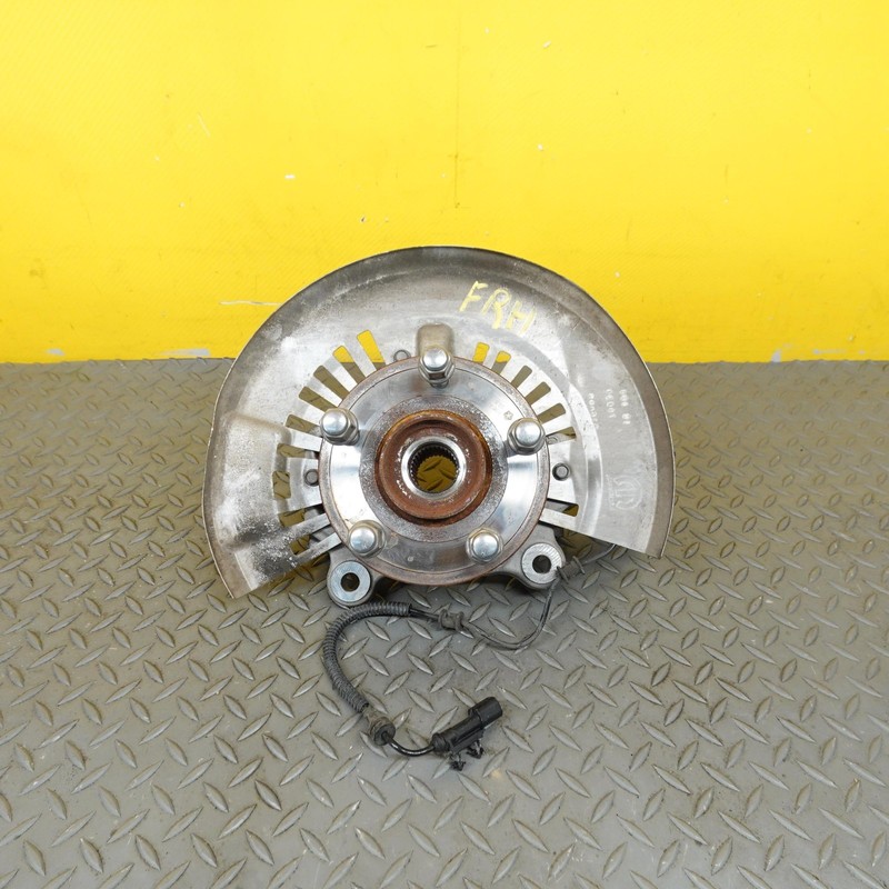 2017-2024 CHRYSLER PACIFICA FRONT RIGHT SIDE SPINDLE KNUCKLE OEM 68189018AB