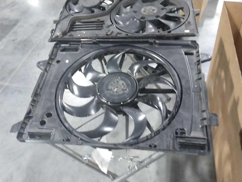 2022 Lincoln Corsair Engine Cooling Fan Motor OEM LX618C607AC 28K Miles