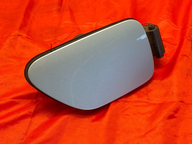 04-10 BMW E63 E64 640 650 M6 Gas Fuel Tank Cover Pot Door Lid Cover Silver OEM✅