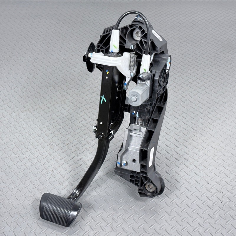 ✅ 2019-26 RAM 1500 5th Gen. OEM BRAKE PEDAL w/ SENSOR PAD BRACKET Mopar 55K