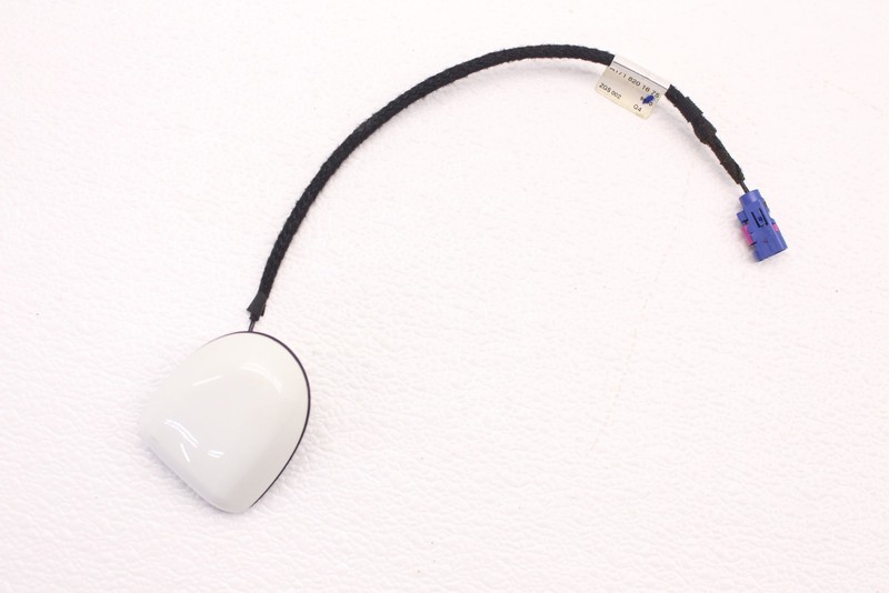 MERCEDES SLK280 R171 06 - 08 AUDIO RADIO SATELLITE TRUNK ANTENNA OEM WHITE C650