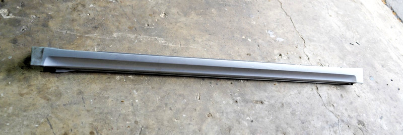 2010-2014 LEGACY SEDAN PASSENGER RIGHT ROCKER PANEL SIDE SKIRT MOLDING BLUE