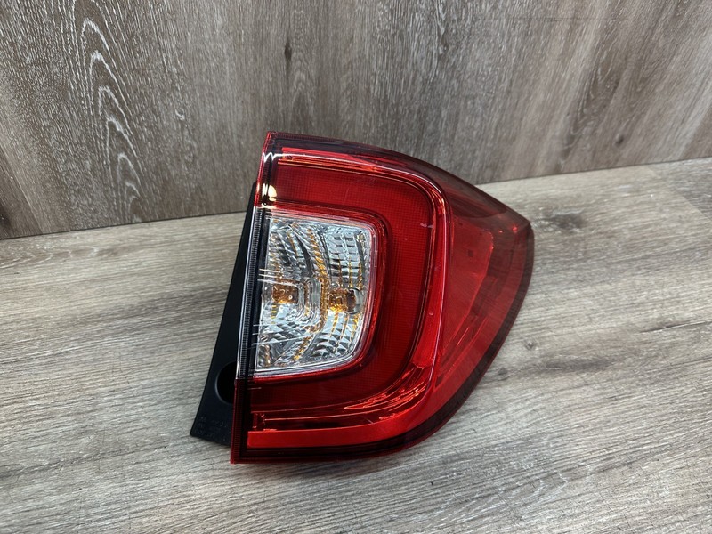 2019-22 HONDA PILOT RH TAIL LIGHT ASSY OEM