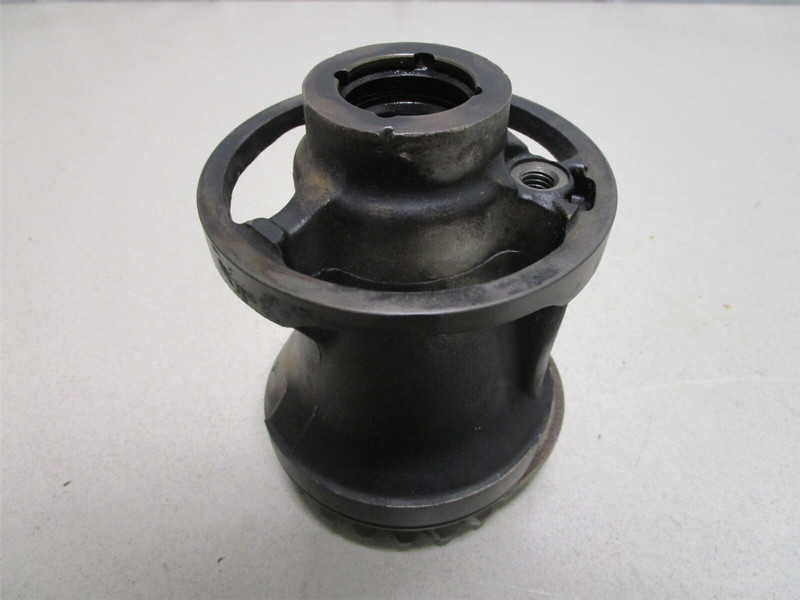880696A08 Mercury Outboard Lower Unit Bearing Carrier & Reverse Gear 880707A01