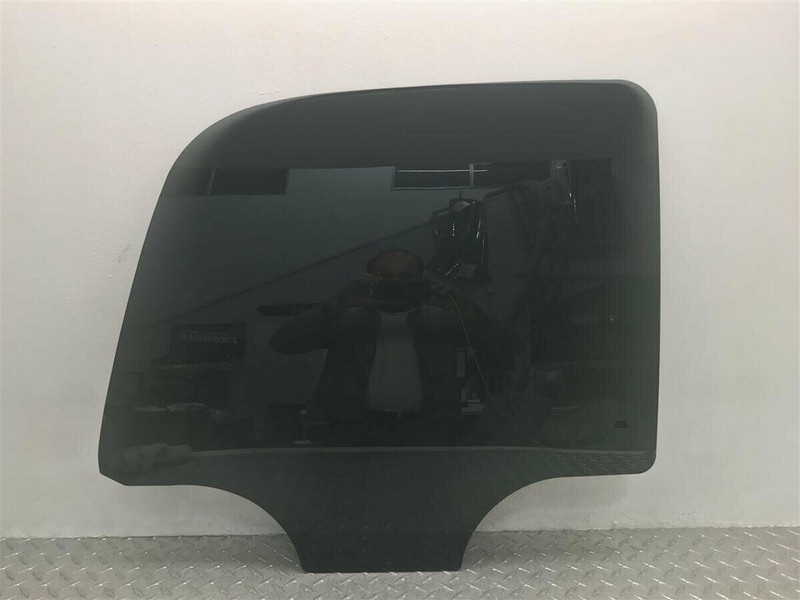 2002-2006 ESCALADE TAHOE YUKON PASSENGER REAR DOOR GLASS WINDOW OEM 15181072