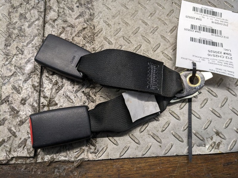 15-18 Dodge Challenger Rear Seat Belt Buckles Black Right and Center Bla 1185218