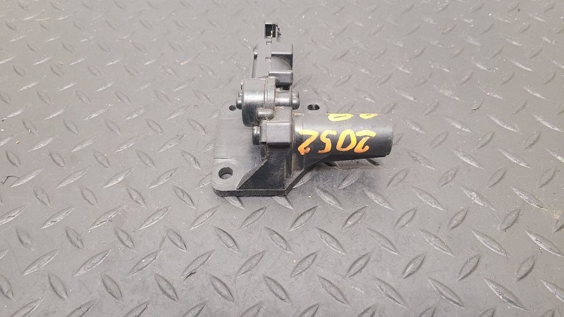 01-20 Dodge Caravan Right Passenger Quarter Glass Power Motor OEM 04717606AC