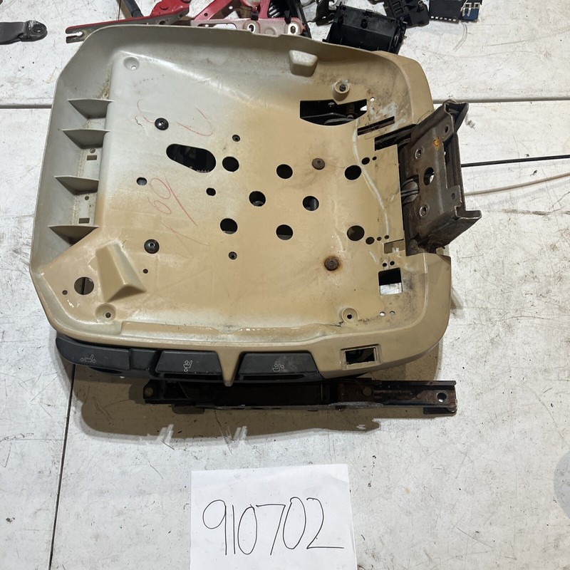 95-99 BMW 3-SERIES E36 SEDAN FRONT LEFT MANUAL SEAT TRACKOEM