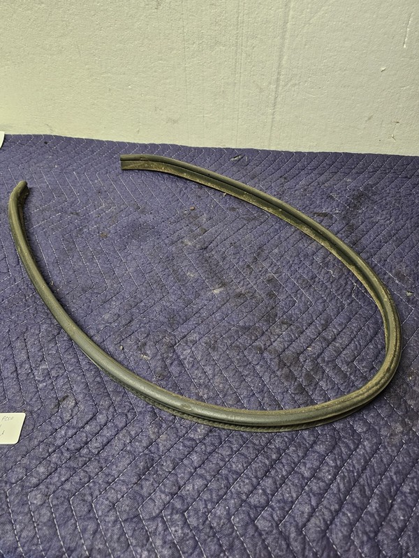 Rear of Hood Cowl Rubber Seal | Fits 1999-2007 Ford F250 F350 F450 F550