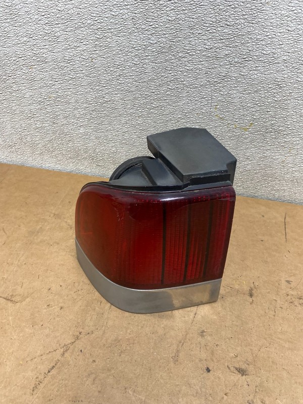 1989 - 1990 Ford Cougar Left Driver LH Side Tail Light OEM X4769 DG
