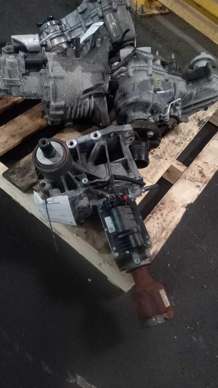 2019 Chevrolet Equinox 4WD Transfer Case Assembly OEM 65K Miles Grey