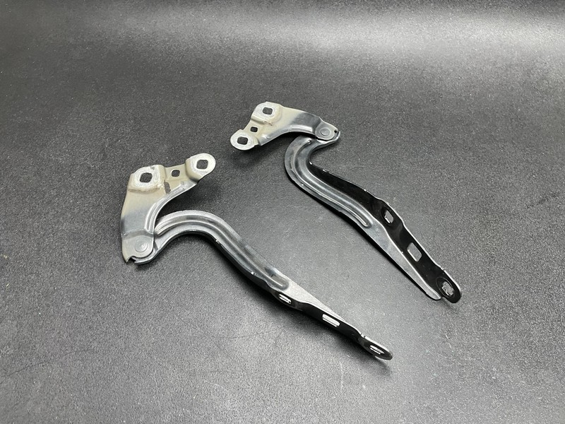 2PC Hood Right & Left Hinge 2019 Chevrolet Equinox 84054684 2018 2020 2021 -2023