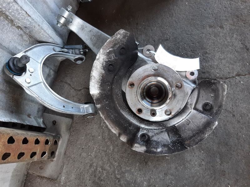 BMW F10 528i 535i 550i Left Front Spindle Knuckle Suspension 31216775769