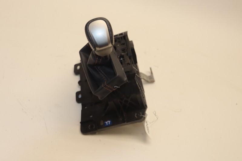 2015-2016 LEXUS RC350 AUTOMATIC TRANSMISSION SHIFTER GEAR SHIFT LEVER OEM