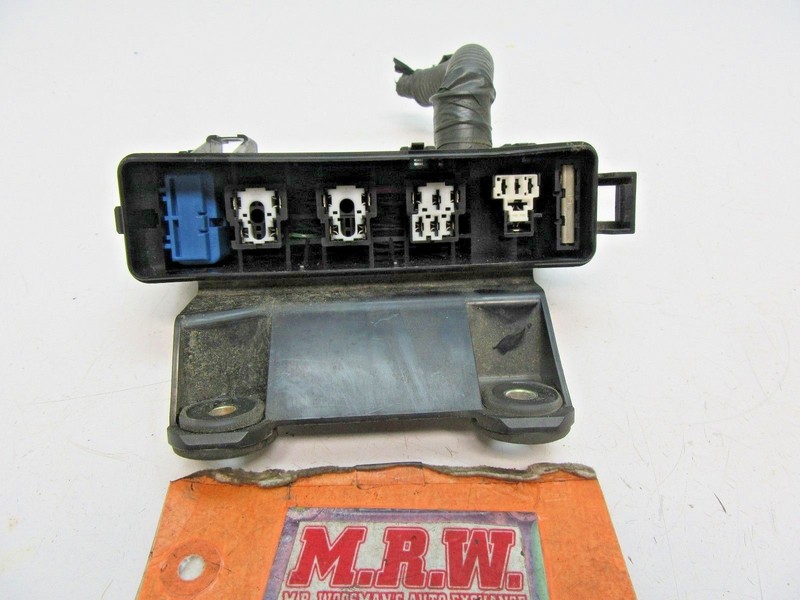 FUSE BOX FUSEBOX BASE BOTTOM ABS BRAKE TRAC MOTOR CAR HORN SOL GS300 GS400 GS430