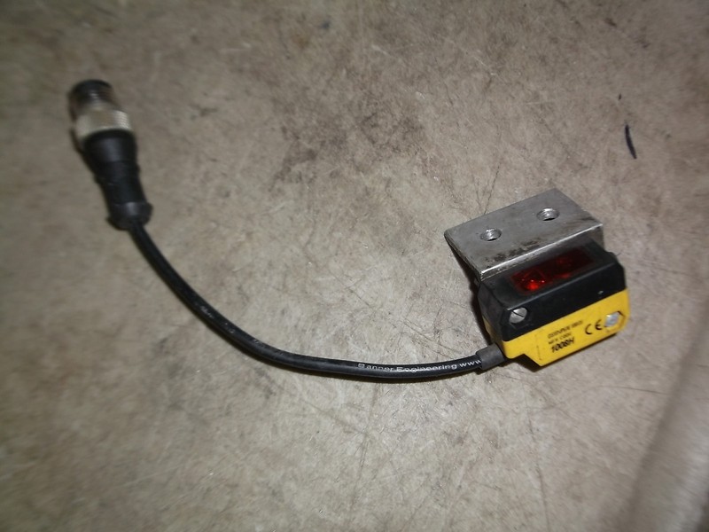 Banner 1008H Sensor and Cable Assembly w/ Bracket *FREE SHIPPING*