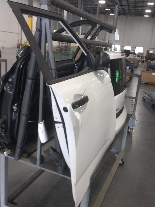 2020 KIA Soul Right Front Door White 699315 104K Miles Used Auto Part