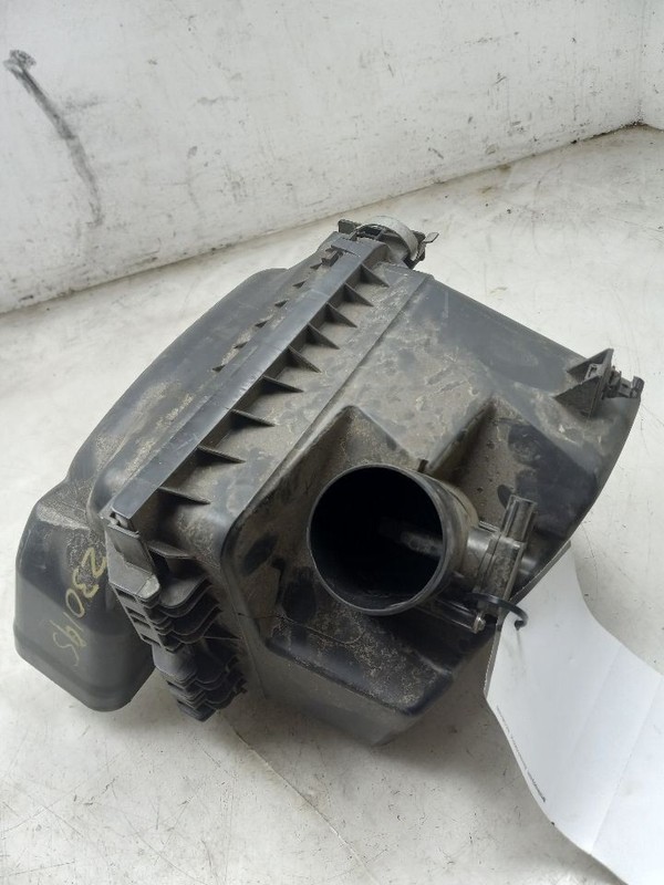 09-19 TOYOTA COROLLA LE 1.8L FWD AT AIR CLEANER BOX