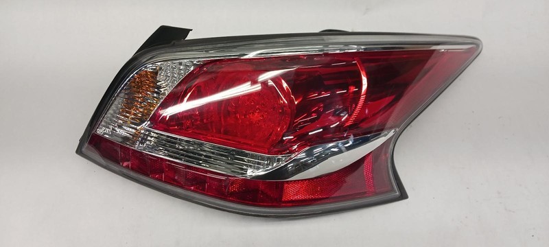 14-'15 NISSAN ALTIMA Right Passenger Taillight OEM Grade A Condition!